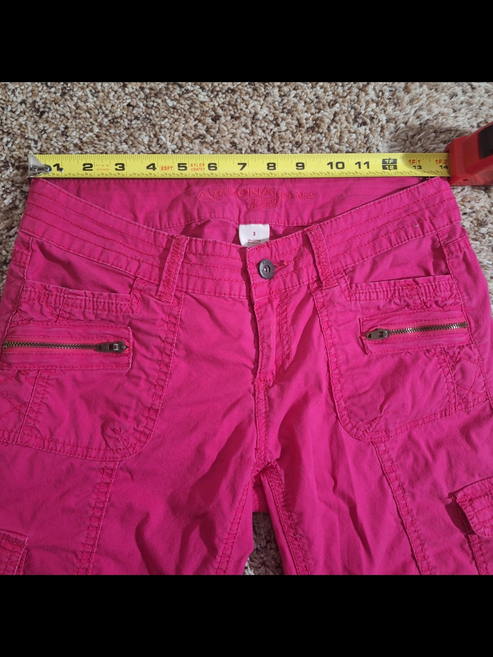 Sold -- Vintage Y2K Arizona Jean Co. Hot Pink Zipper Cargo Capris Size 3 - Picture 4 of 7